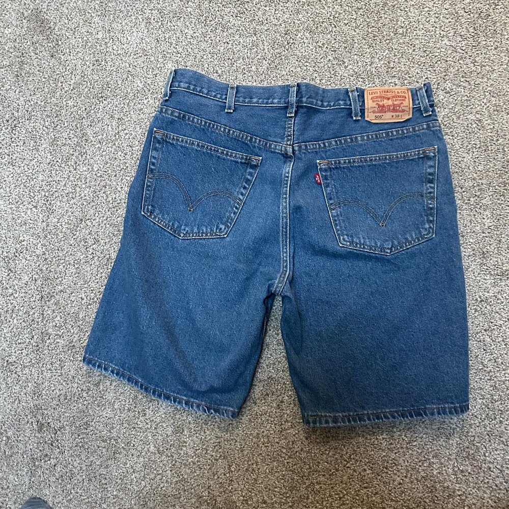 MENS LEVI 505 JEAN SHORTS SIZE 38 #701 - Picture 2 of 2